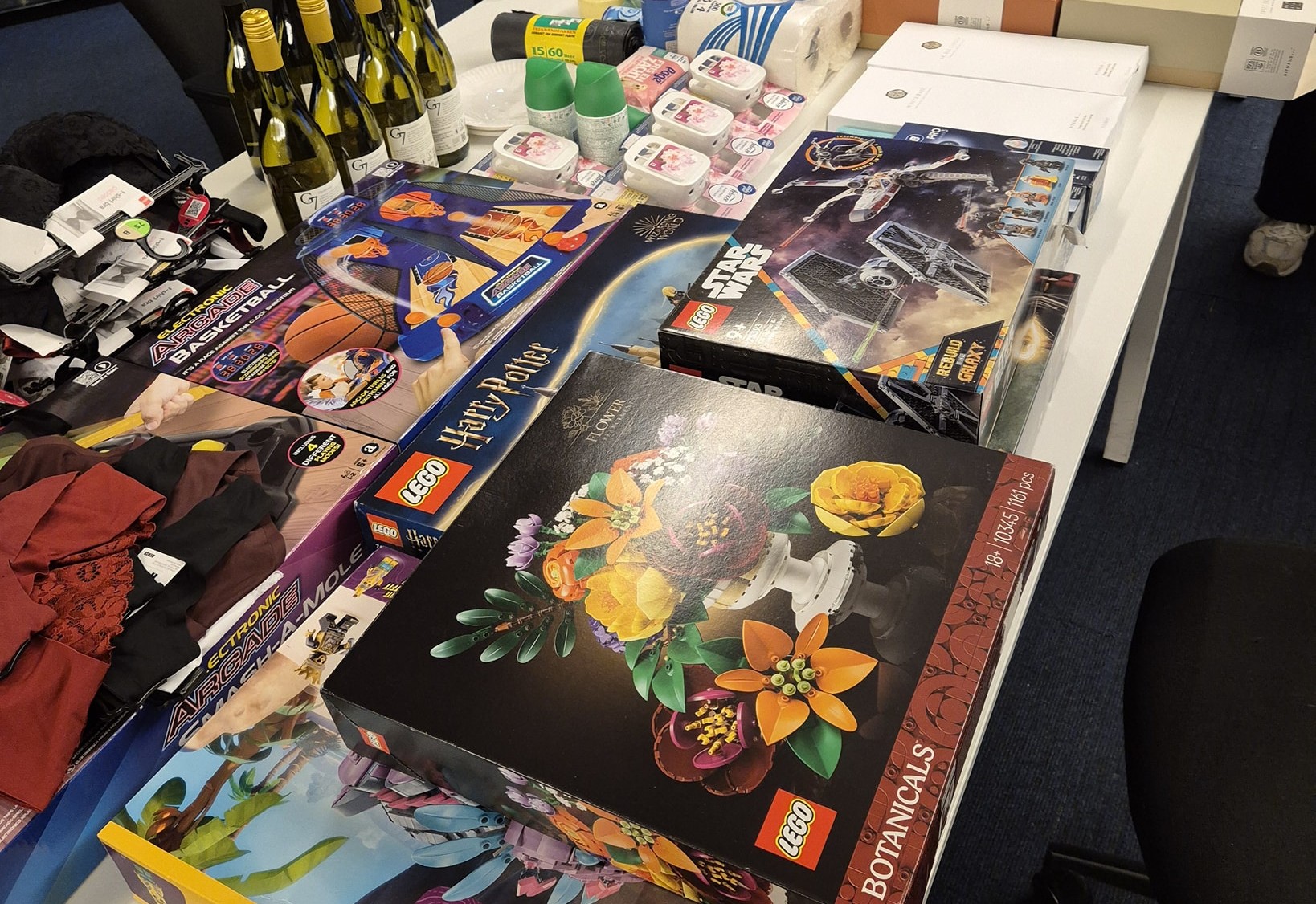 Politie zoekt eigenaren van gestolen goederen na arrestatie in Naaldwijk